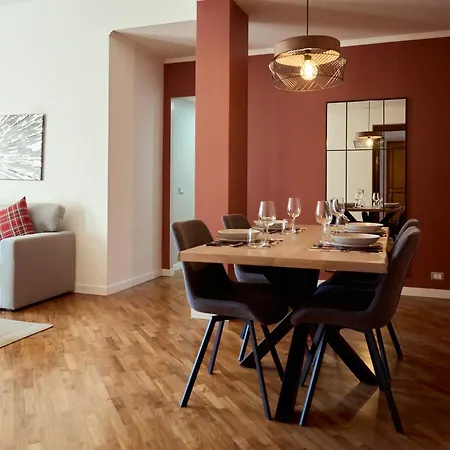 Domus De Roberto Apartman *